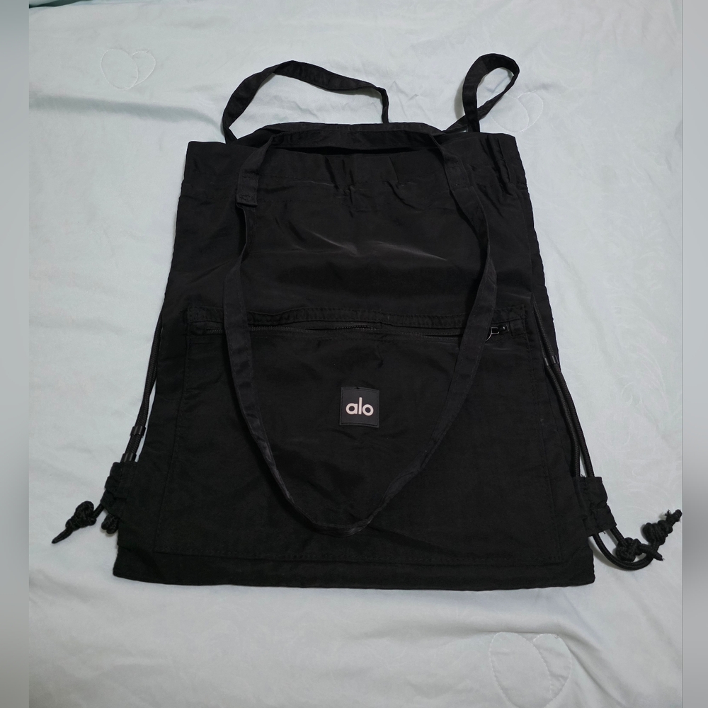 Preloved Alo Yoga Black Utility Drawstring Backpack